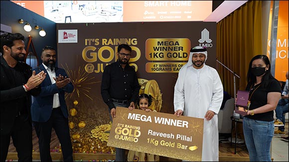 Jumbo's Biggest Raffle Draw Awards UAE Shoppers 1KG Gold