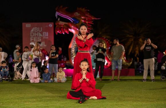 "Abu Dhabi Festival's 'Festival in The Park' Celebrates Chinese New Year with Cultural Fusion and Community Spirit"