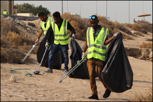 Emirates Park Zoo and Resort joins Abu Dhabi Municipality for beach clean-up, promotes marine conser ...