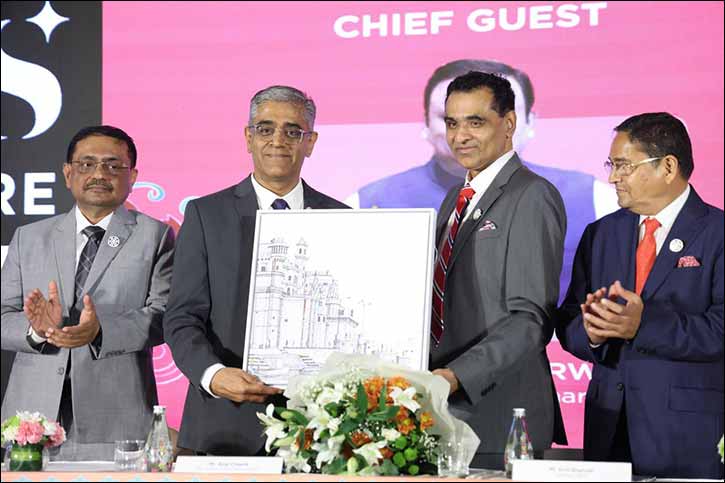 Chief Guest Shri Rahul Narwekar Hon'ble Speaker, Maharashtra Legislative Assembly inaugurates IIJS Premiere 2025 at JWCC