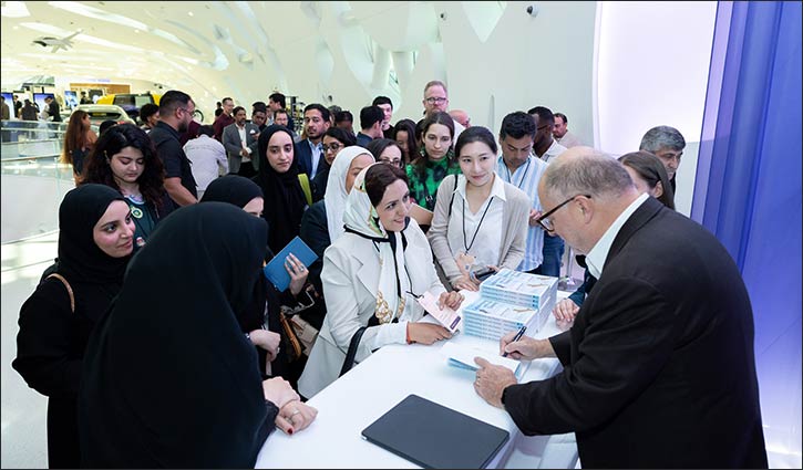 Dubai Future Forum Immerses its Audience in Futuristic Experiences and Insightful Book Corner